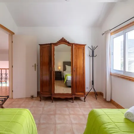 Unforgettable Ocean Views-spacious Seaside * Mosteiros (Azores)