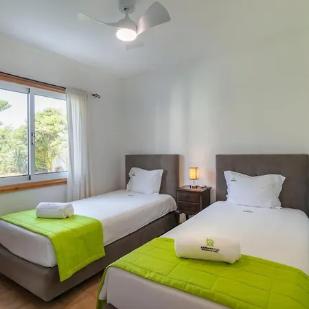 Vakantiehuis Unforgettable Ocean Views-spacious Seaside Mosteiros (Azores)