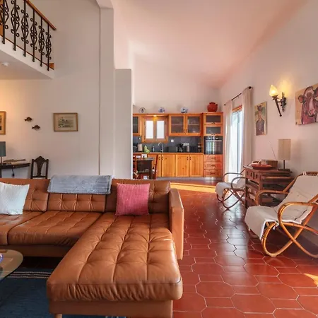 Unforgettable Ocean Views-spacious Seaside * Mosteiros (Azores)