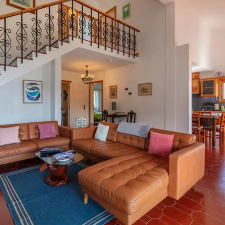 Vakantiehuis Unforgettable Ocean Views-spacious Seaside Mosteiros (Azores)