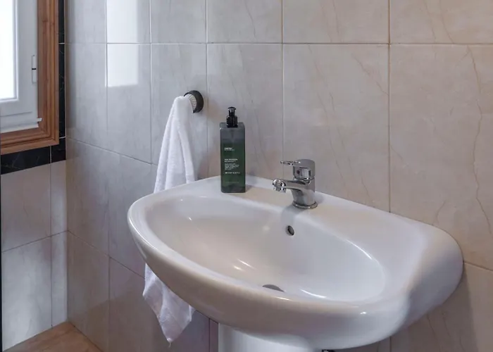 Holiday home Unforgettable Ocean Views-spacious Seaside Mosteiros (Azores)