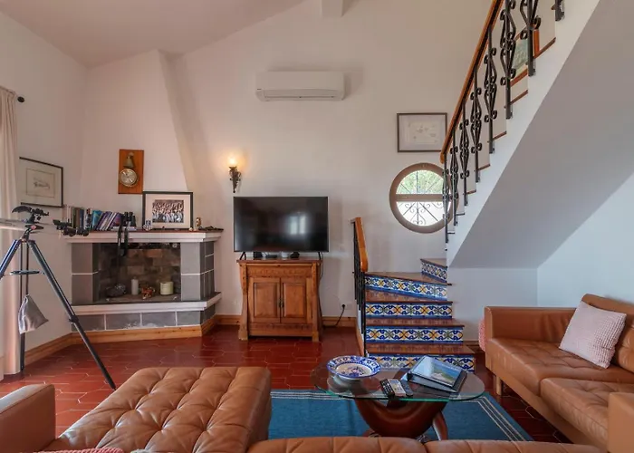 Unforgettable Ocean Views-spacious Seaside Holiday home *