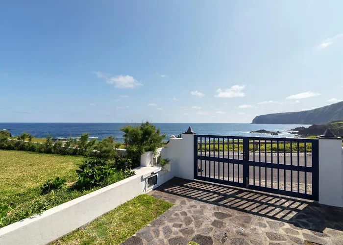 Unforgettable Ocean Views-spacious Seaside Holiday home *